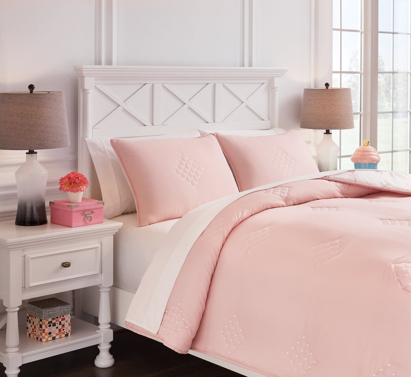 Lexann  Comforter Set