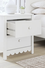 Load image into Gallery viewer, Hallityn Twin Platform Bed with Dresser and 2 Nightstands
