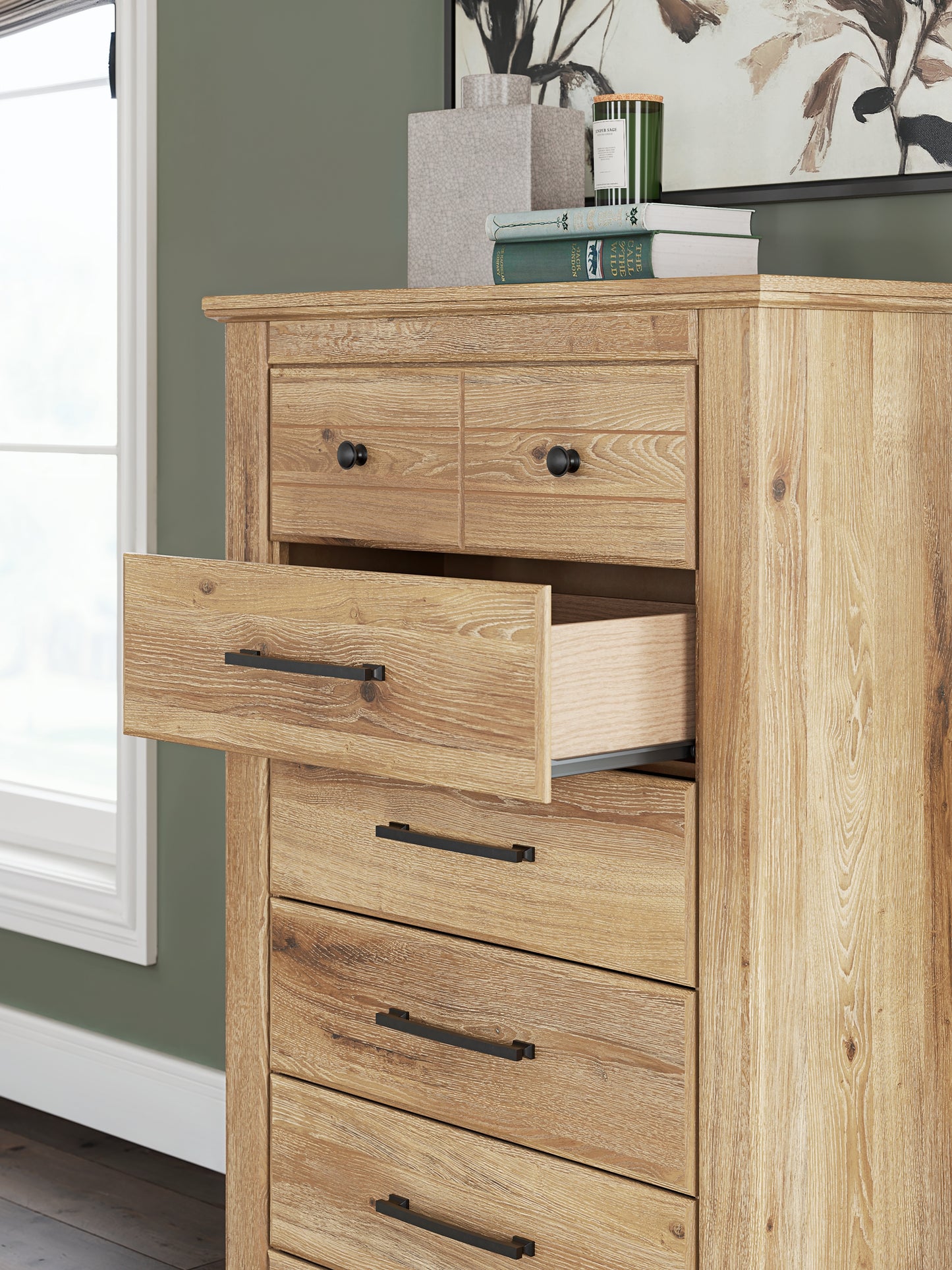 Makidern Five Drawer Chest