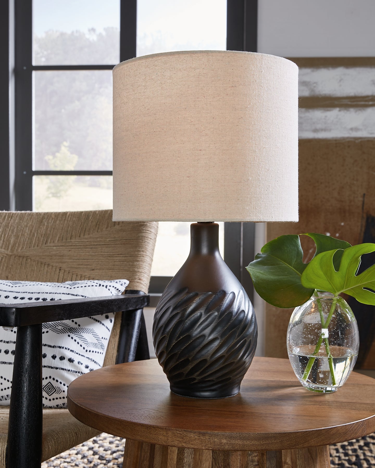 Garinton Ceramic Table Lamp (1/CN)